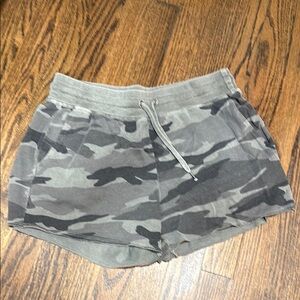 Splendid Camo Women's Sweat Shorts Size Small